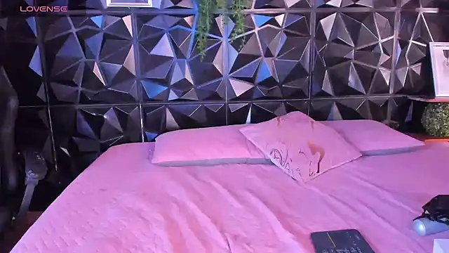 April  foxx online show from February 2026 02:06:02 PM