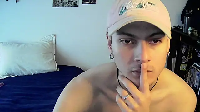 Snapshot of Dioniso_guy8 chatting on September 2025 02:34:01 PM Dioniso guy8 online show from September 2025 02:34:01 PM