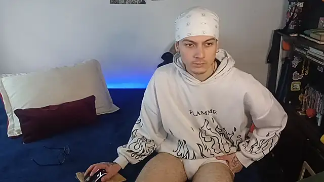 Snapshot of Dioniso_guy8 chatting on October 2025 04:29:02 PM Dioniso guy8 online show from October 2025 04:29:02 PM