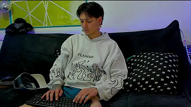 Dioniso guy8 online show from March 2026 07:27:02 PM