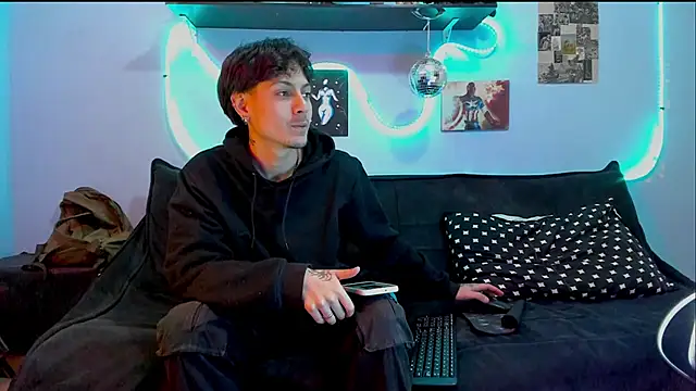 Dioniso guy8 online show from April 2026 08:04:01 PM