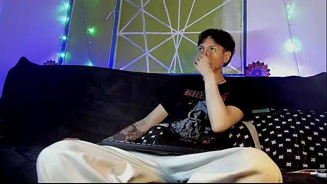 Dioniso guy8 online show from March 2026 10:06:02 PM