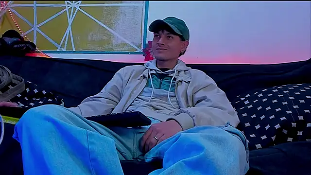 Dioniso guy8 online show from April 2026 08:59:01 PM