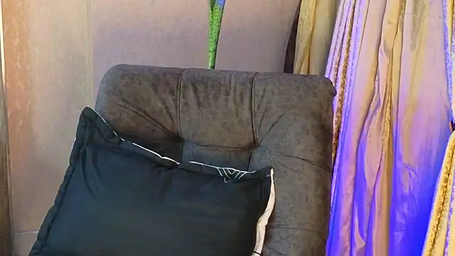 BenjaminCol  online show from October 2025 11:41:01 PM