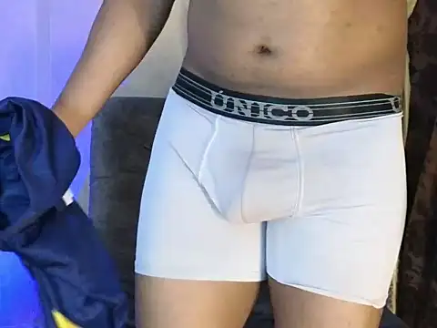 Snapshot of BenjaminCol_ chatting on November 2025 08:39:02 AM BenjaminCol online show from November 2025 08:39:02 AM