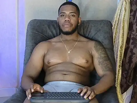 Snapshot of BenjaminCol_ chatting on October 2025 10:09:01 PM BenjaminCol online show from October 2025 10:09:01 PM