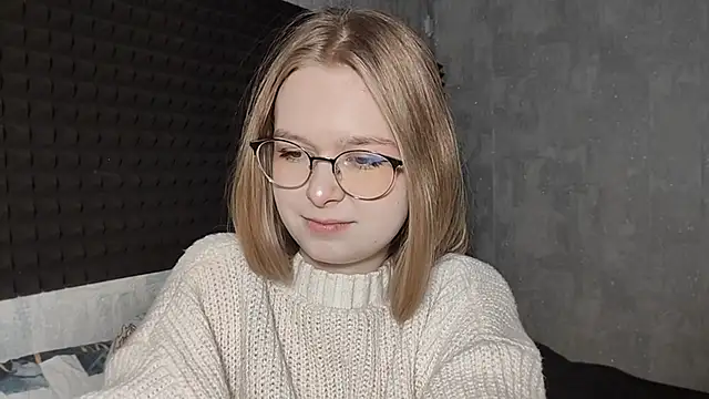 LiaVibes online show from February 2026 07:42:01 AM