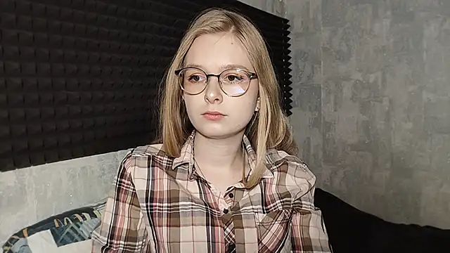 LiaVibes online show from February 2026 08:25:02 AM