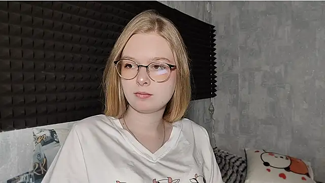 LiaVibes online show from March 2026 06:47:01 AM