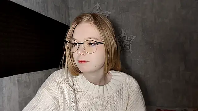 LiaVibes online show from December 2025 07:19:02 AM