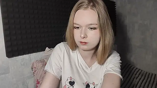 LiaVibes online show from April 2026 08:10:02 AM