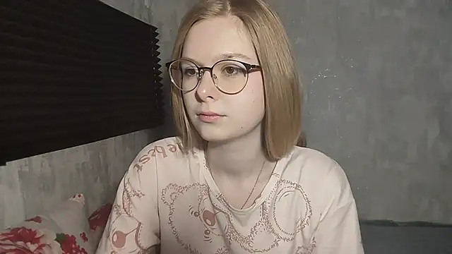 LiaVibes online show from February 2026 07:24:01 AM