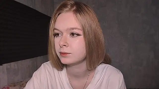 LiaVibes online show from April 2026 07:21:01 AM