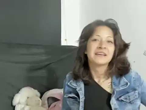 Snapshot of evelynesex chatting on April 2026 02:47:02 AM evelynesex online show from April 2026 02:47:02 AM