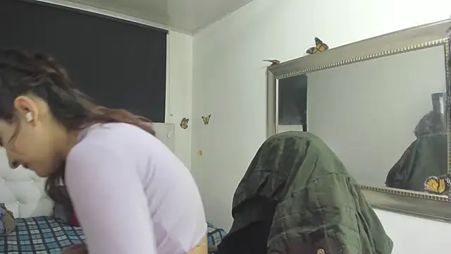 Snapshot of evelynesex chatting on October 2025 02:23:01 AM evelynesex online show from October 2025 02:23:01 AM