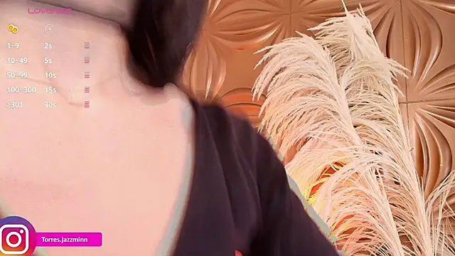 Jazmintorress online show from October 2025 01:12:02 PM