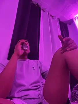 Snapshot of saj_taylorr17 chatting on December 2025 05:55:02 PM saj taylorr17 online show from December 2025 05:55:02 PM