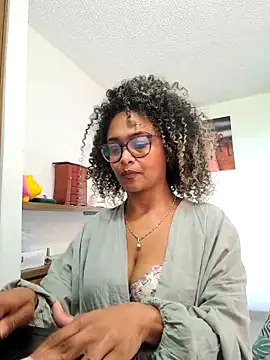 BiiancaEstradaa online show from April 2026 04:13:02 PM