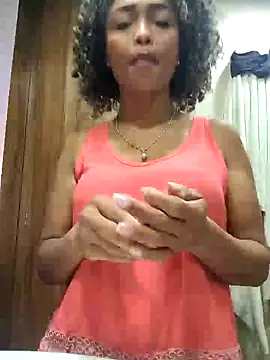 BiiancaEstradaa online show from October 2025 09:39:01 PM