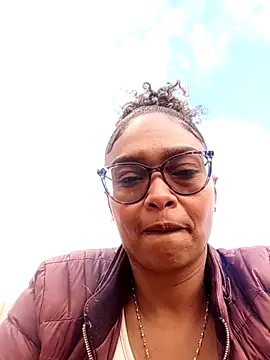 BiiancaEstradaa online show from October 2025 09:47:01 PM