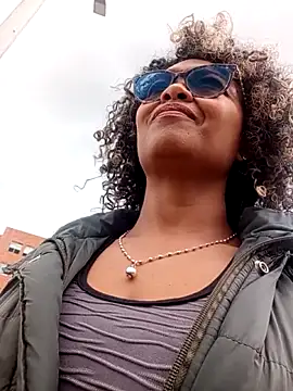 Snapshot of BiiancaEstradaa chatting on October 2025 03:24:01 PM BiiancaEstradaa online show from October 2025 03:24:01 PM