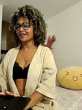 BiiancaEstradaa online show from October 2025 04:11:02 AM