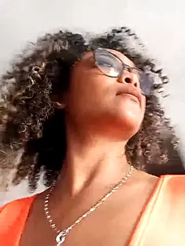 BiiancaEstradaa online show from March 2026 01:04:02 PM