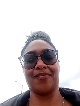 BiiancaEstradaa online show from September 2025 03:11:01 PM