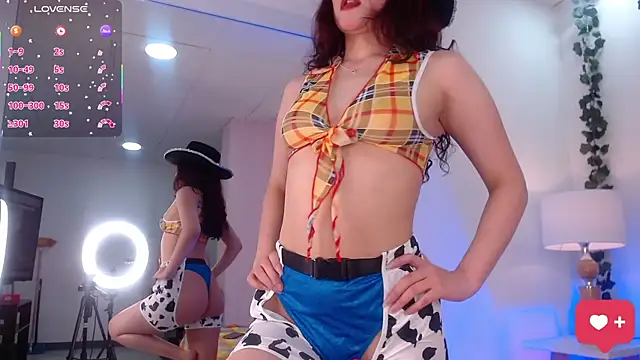 Snapshot of Tiffanygh_ chatting on October 2025 07:44:02 PM Tiffanygh online show from October 2025 07:44:02 PM
