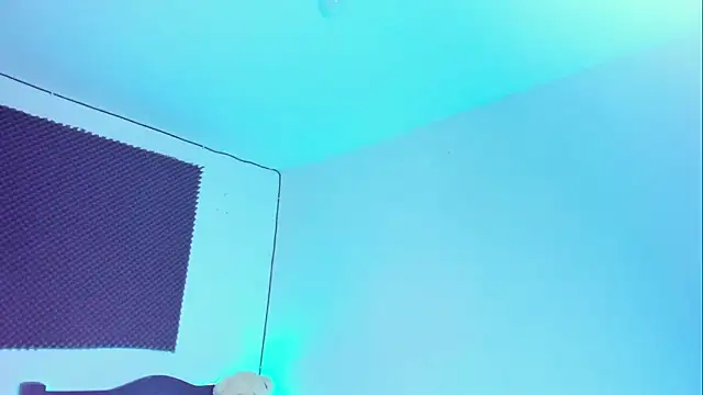 Ellope  online show from November 2025 10:13:01 PM