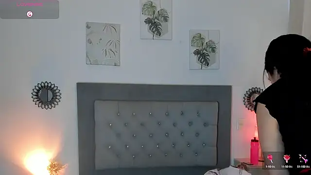 Snapshot of Seraphyne666 chatting on October 2025 12:28:01 PM Seraphyne666 online show from October 2025 12:28:01 PM