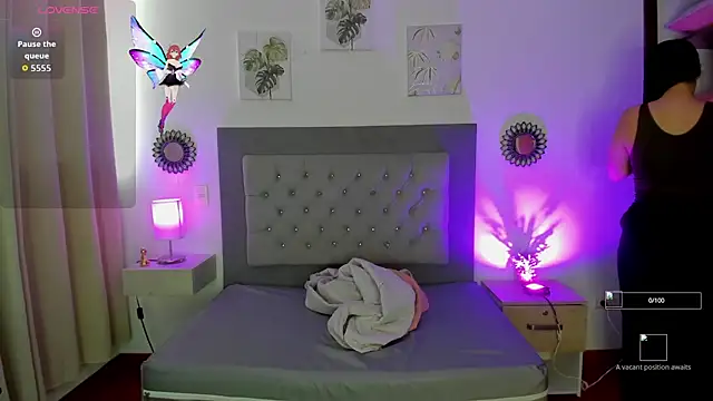 Snapshot of Seraphyne666 chatting on October 2025 12:39:02 PM Seraphyne666 online show from October 2025 12:39:02 PM