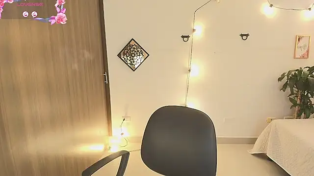 Snapshot of Seraphyne666 chatting on November 2025 07:28:01 PM Seraphyne666 online show from November 2025 07:28:01 PM