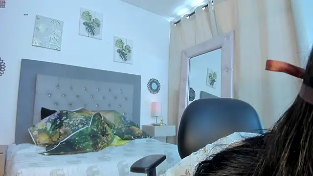 Snapshot of Seraphyne666 chatting on October 2025 07:33:02 PM Seraphyne666 online show from October 2025 07:33:02 PM