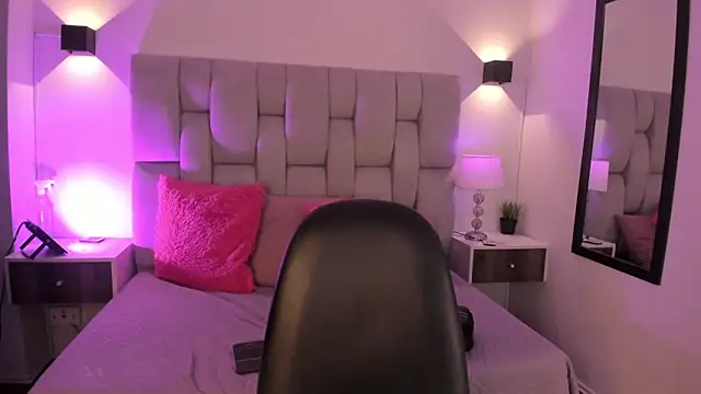 Seraphyne666 online show from February 2026 05:31:02 PM