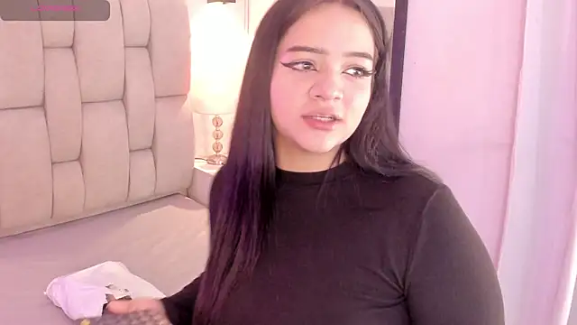 Seraphyne666 online show from February 2026 06:03:01 PM