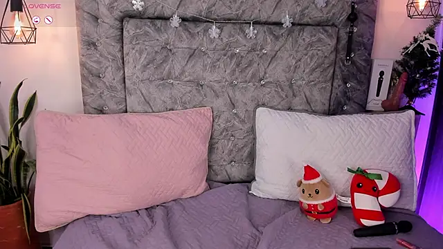 Snapshot of Seraphyne666 chatting on December 2025 07:34:02 PM Seraphyne666 online show from December 2025 07:34:02 PM