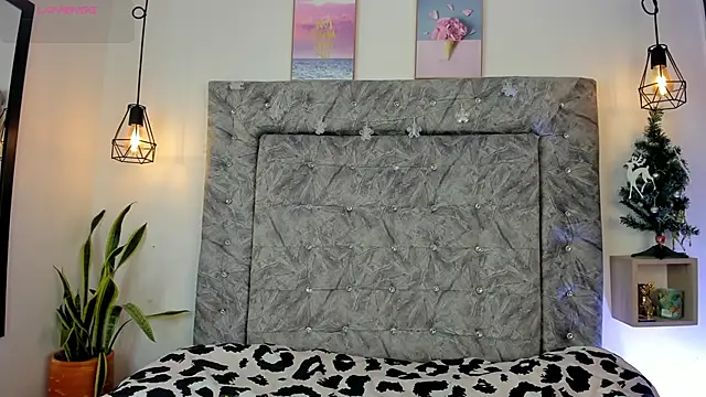 Snapshot of Seraphyne666 chatting on November 2025 07:25:01 PM Seraphyne666 online show from November 2025 07:25:01 PM