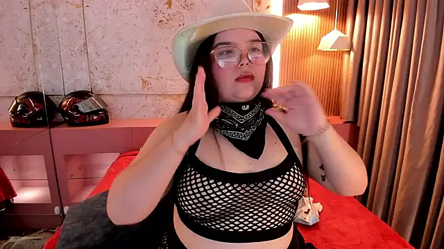 Lushi Love online show from November 2025 10:02:02 PM