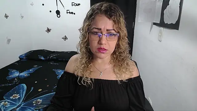 Skarleth Diaz online show from May 2026 04:28:01 AM