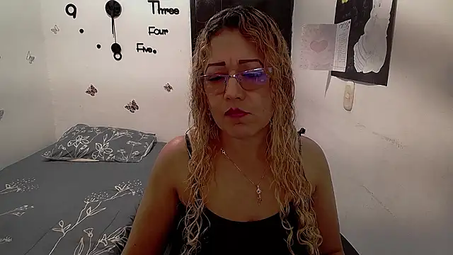 Skarleth Diaz online show from February 2026 08:30:02 PM