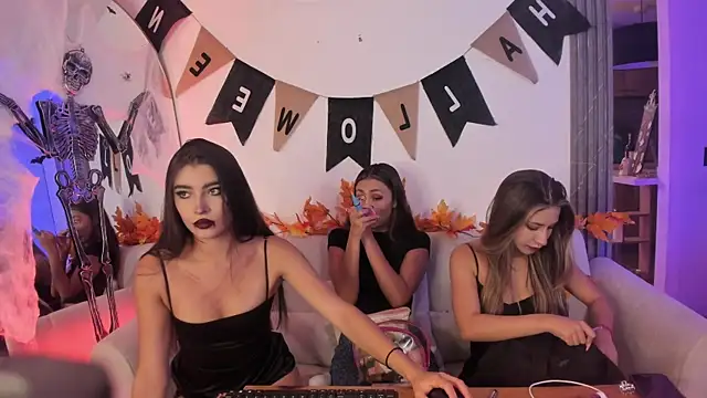 spicy angels  online show from October 2025 02:56:01 AM