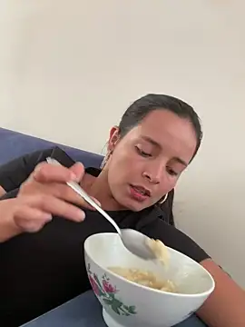 Mia jhoonson online show from March 2026 08:05:02 PM