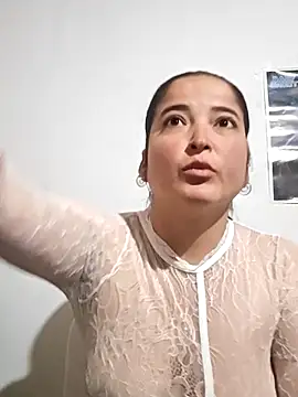 Snapshot of Ainaraazul chatting on December 2025 03:28:04 PM Ainaraazul online show from December 2025 03:28:04 PM