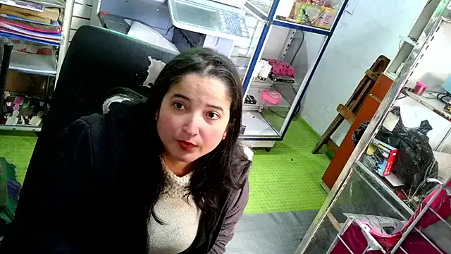 Snapshot of Ainaraazul chatting on September 2025 08:41:01 PM Ainaraazul online show from September 2025 08:41:01 PM