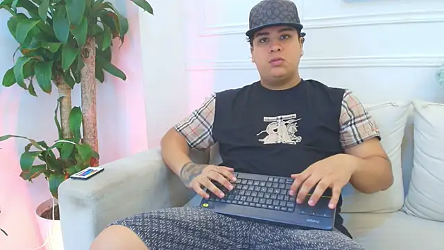 Naim Bennetsex online show from December 2025 06:14:02 PM