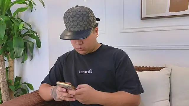 Naim Bennetsex online show from April 2026 05:39:01 PM