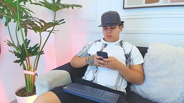 Naim Bennetsex online show from November 2025 06:45:01 PM