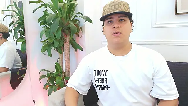 Naim Bennetsex online show from November 2025 06:33:01 PM