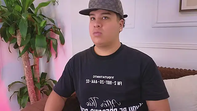 Naim Bennetsex online show from April 2026 06:56:01 PM